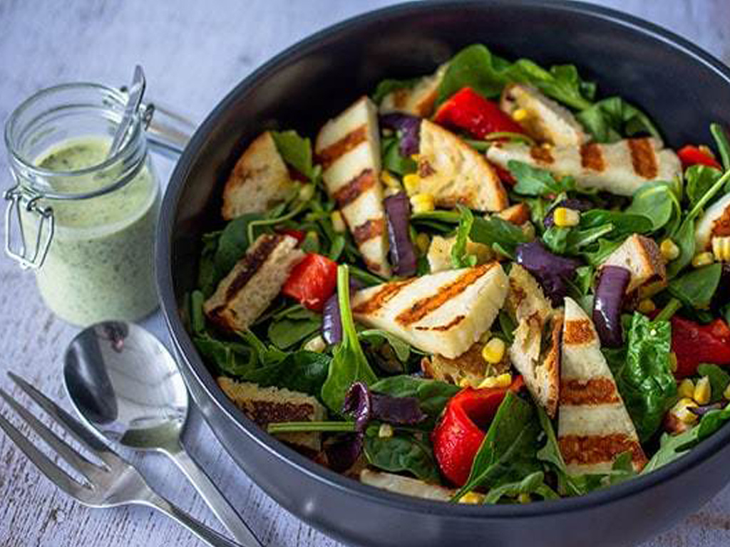  Grilled Halloumi Salad

