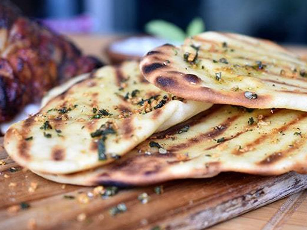  Charred Garlic Bread

