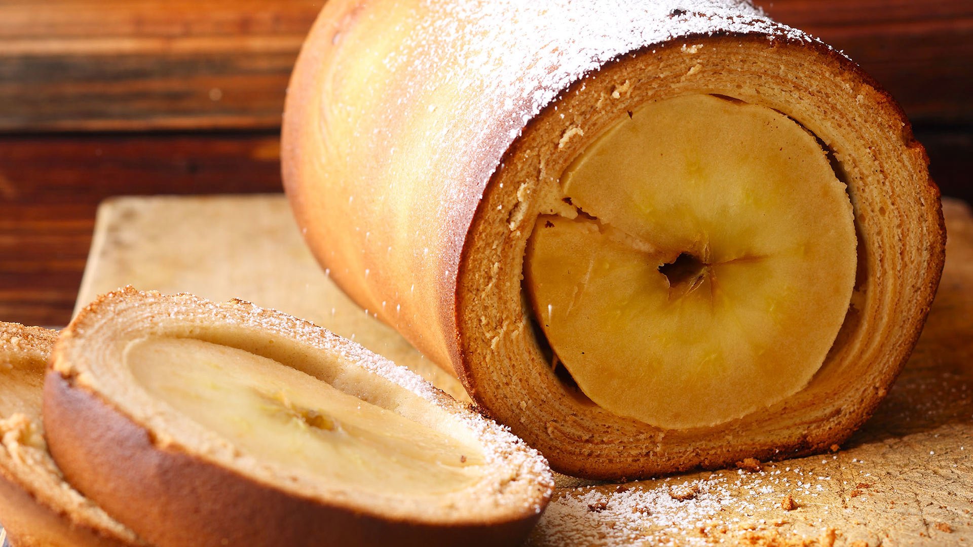  Apfel-Baumkuchen mit Vanilleeis